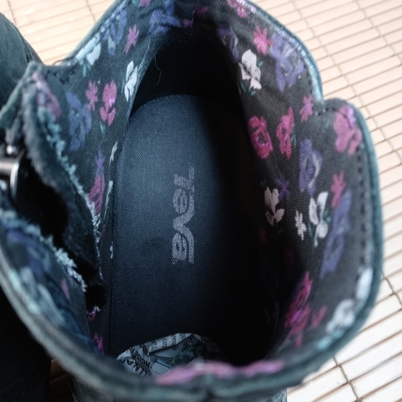 TEVA women's Foxy Bison Black Ankle Zip Heeled Harness Brushed Leather Boots Siz - Picture 10 of 11